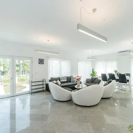 Сasa de vacaciones Ferienhaus In Privlaka Mit Privatem Pool