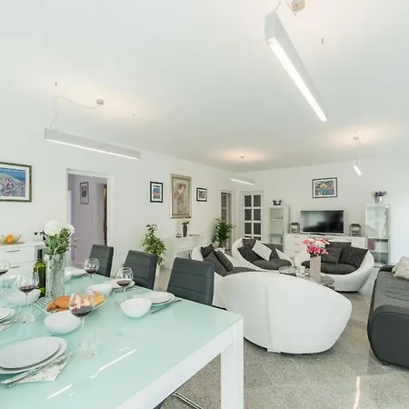 Ferienhaus In Privlaka Mit Privatem Pool Сasa de vacaciones *
